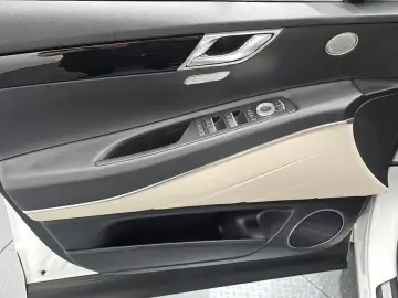 2023 Genesis GV80 с пробегом 72 563 км