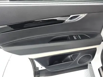 2023 Genesis GV80 с пробегом 72 563 км