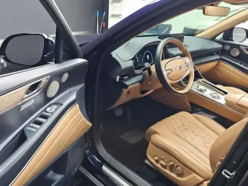 2023 Genesis GV80 с пробегом 90 557 км