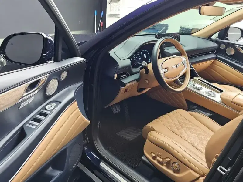 2023 Genesis GV80 с пробегом 90 557 км