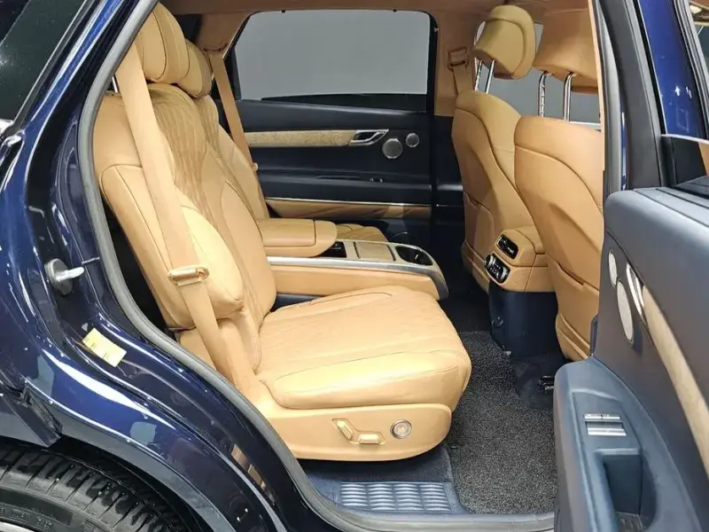 2023 Genesis GV80 с пробегом 90 557 км