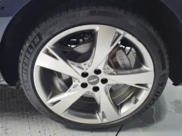2023 Genesis GV80 с пробегом 90 557 км