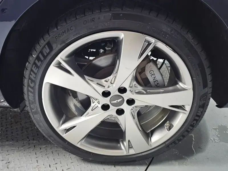 2023 Genesis GV80 с пробегом 90 557 км