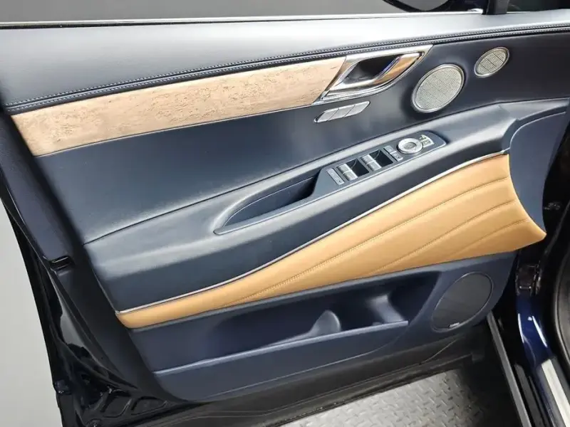 2023 Genesis GV80 с пробегом 90 557 км