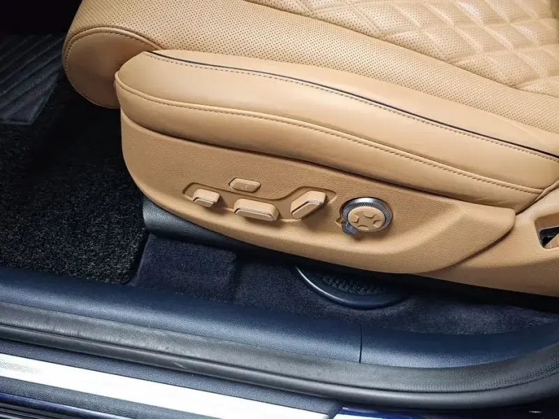 2023 Genesis GV80 с пробегом 90 557 км