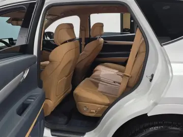 2023 Genesis GV80 с пробегом 44 136 км
