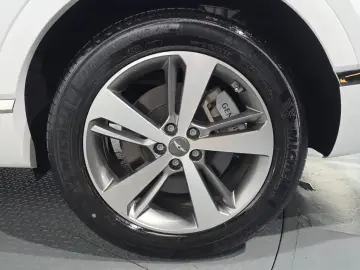 2023 Genesis GV80 с пробегом 44 136 км