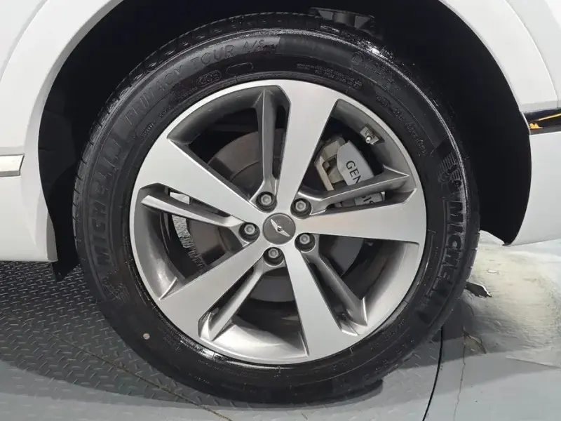 2023 Genesis GV80 с пробегом 44 136 км