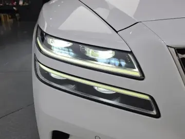 2023 Genesis GV80 с пробегом 44 136 км