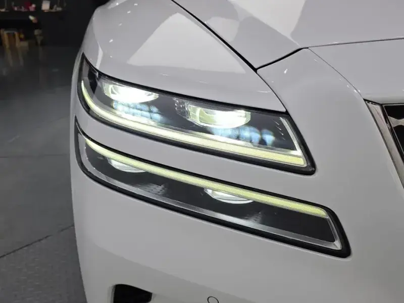 2023 Genesis GV80 с пробегом 44 136 км