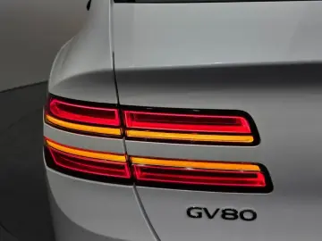 2023 Genesis GV80 с пробегом 44 136 км