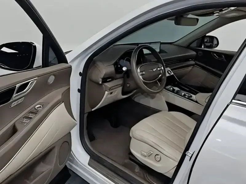 2023 Genesis GV80 с пробегом 57 771 км