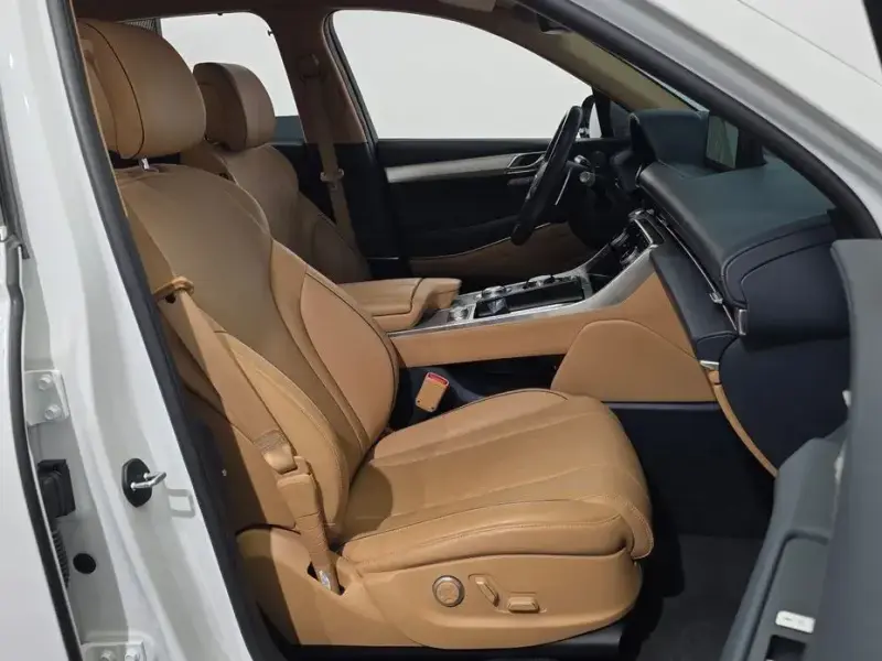2023 Genesis GV80 с пробегом 44 136 км