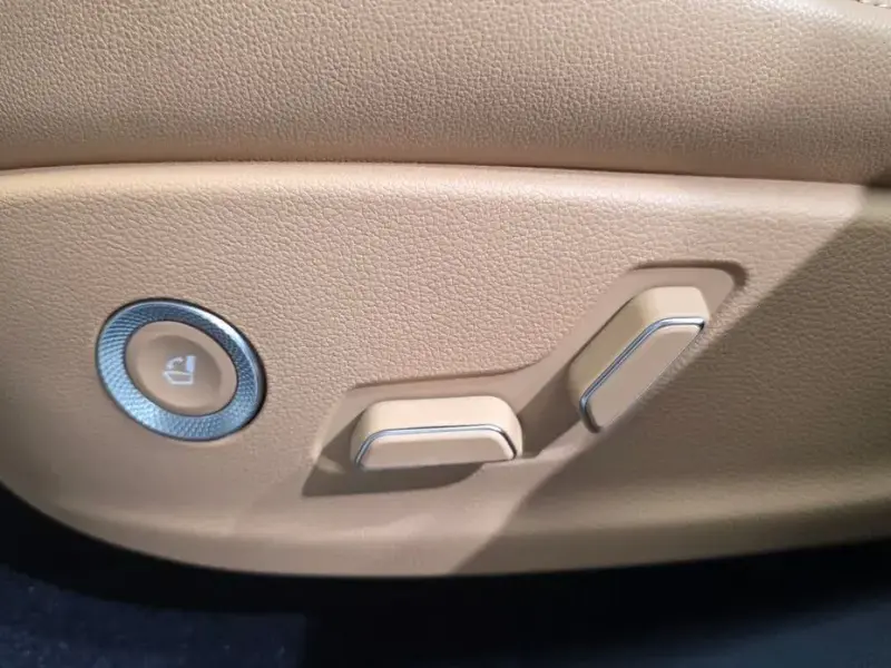 2023 Genesis GV80 с пробегом 44 136 км