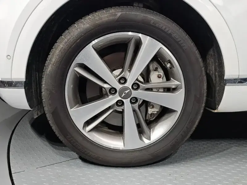 2023 Genesis GV80 с пробегом 50 826 км