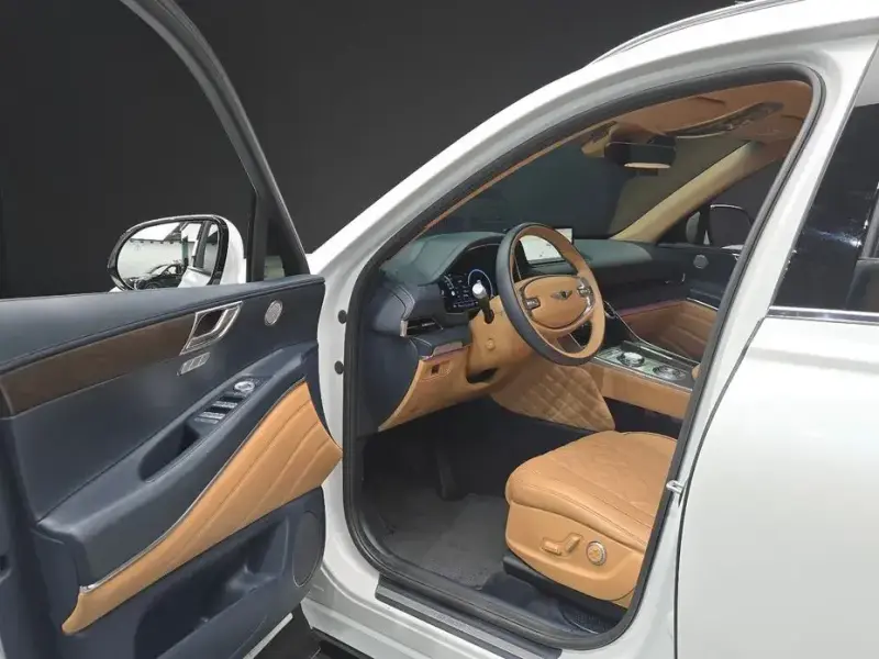 2023 Genesis GV80 с пробегом 50 826 км