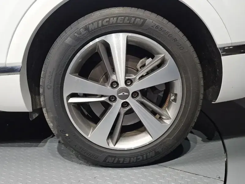 2023 Genesis GV80 с пробегом 50 826 км