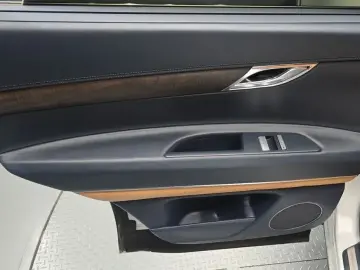 2023 Genesis GV80 с пробегом 50 826 км