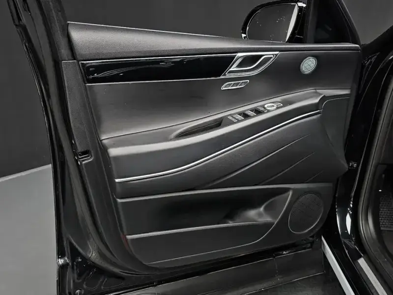2023 Genesis GV80 с пробегом 62 487 км