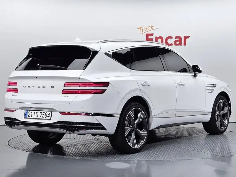2023 Genesis GV80 с пробегом 18 326 км
