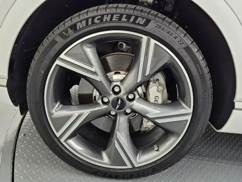 2023 Genesis GV80 с пробегом 18 326 км