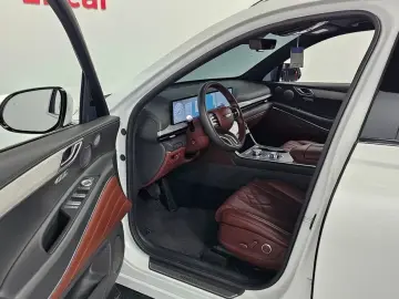 2023 Genesis GV80 с пробегом 18 326 км