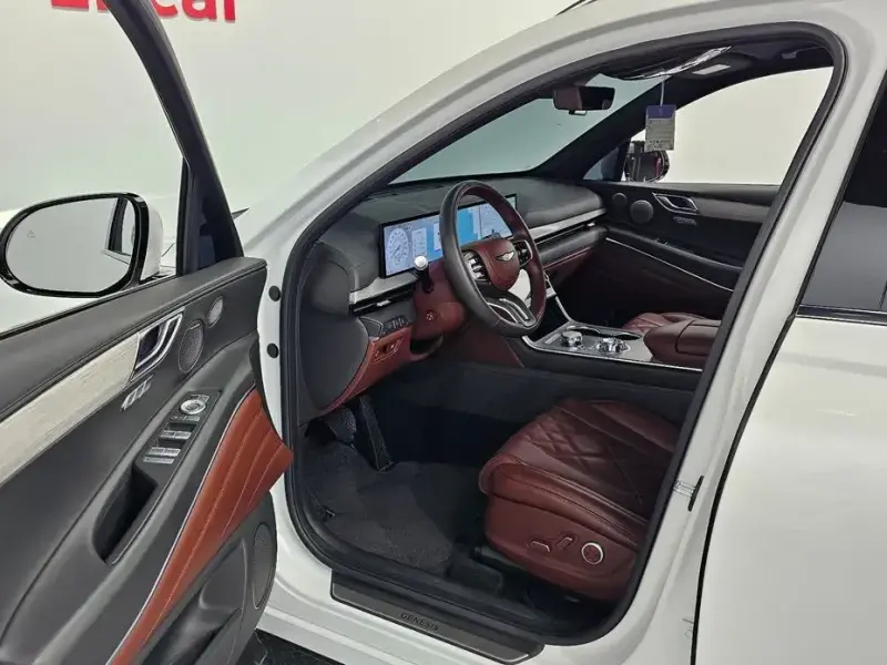 2023 Genesis GV80 с пробегом 18 326 км