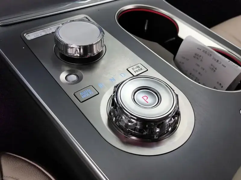2023 Genesis GV80 с пробегом 14 259 км