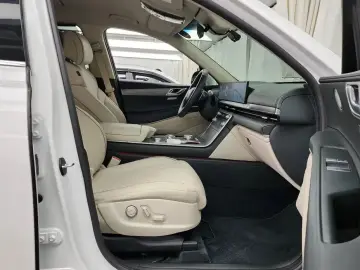 2023 Genesis GV80 с пробегом 14 259 км