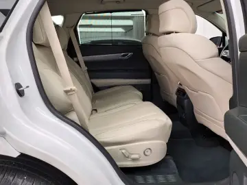 2023 Genesis GV80 с пробегом 14 259 км