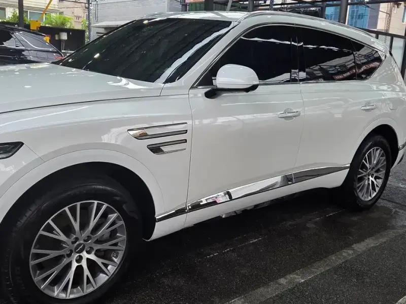 2023 Genesis GV80 с пробегом 31 000 км
