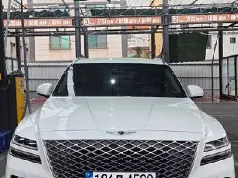 2023 Genesis GV80 с пробегом 31 000 км