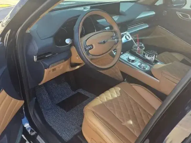 2023 Genesis GV80 с пробегом 49 500 км