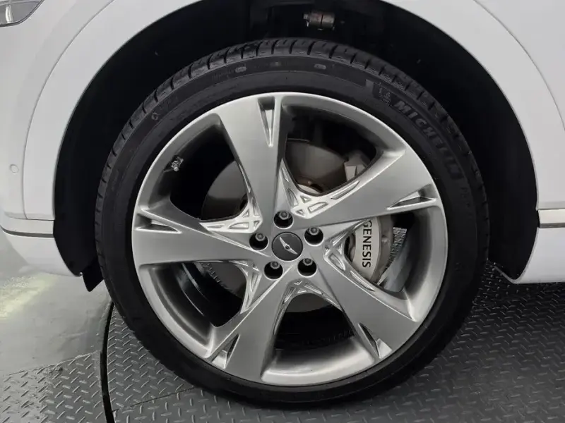 2023 Genesis GV80 с пробегом 50 305 км