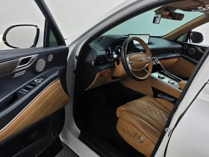 2023 Genesis GV80 с пробегом 50 305 км