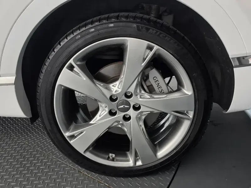 2023 Genesis GV80 с пробегом 50 305 км