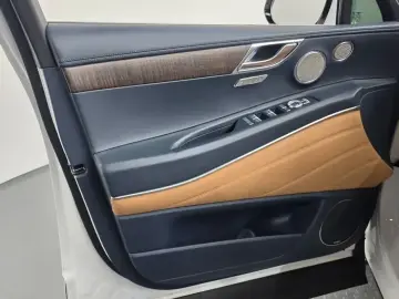 2023 Genesis GV80 с пробегом 50 305 км