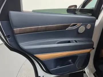 2023 Genesis GV80 с пробегом 50 305 км