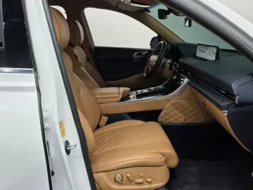 2023 Genesis GV80 с пробегом 50 305 км