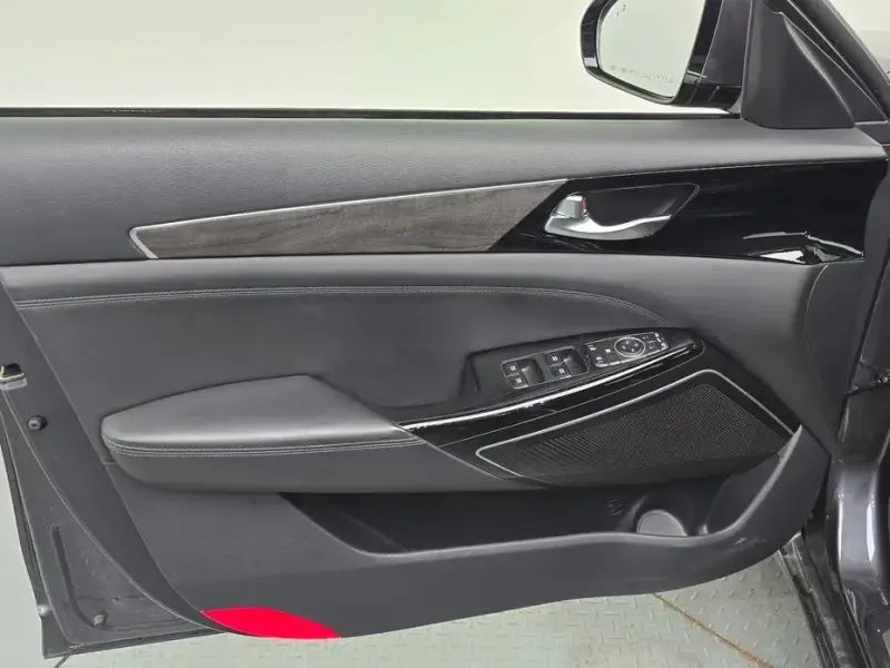 2020 Kia K7 с пробегом 81 220 км