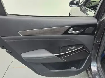 2020 Kia K7 с пробегом 81 220 км