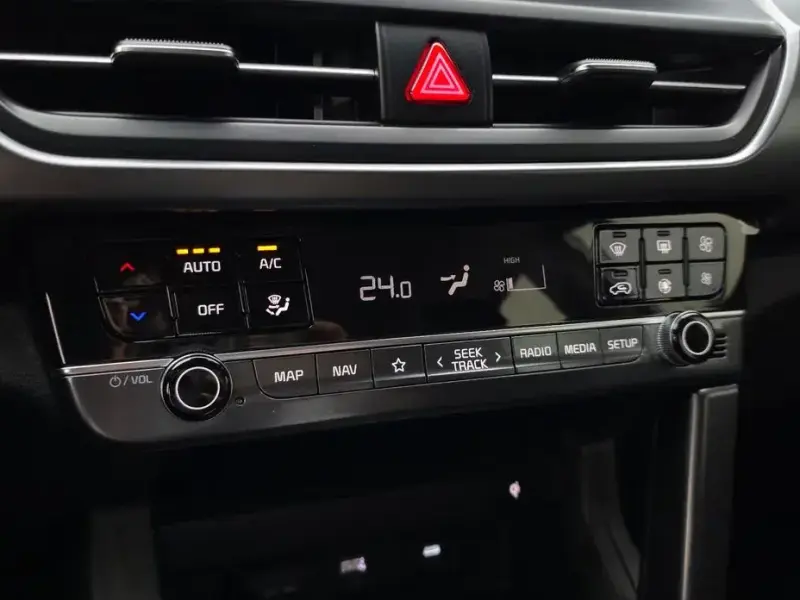 2025 Kia Seltos с пробегом 17 711 км