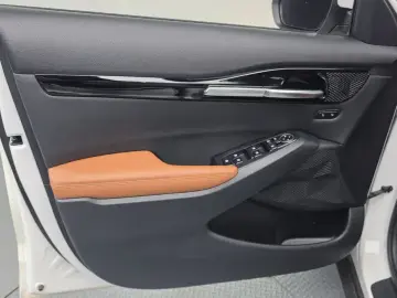 2023 Kia Seltos с пробегом 5 061 км