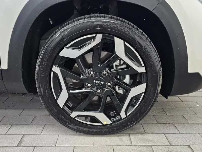 2025 Kia Seltos с пробегом 5 246 км