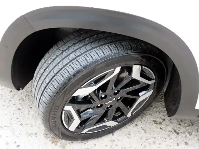 2025 Kia Seltos с пробегом 5 200 км