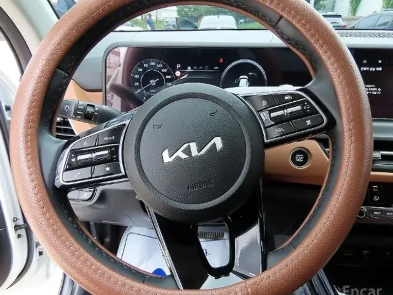 2025 Kia Seltos с пробегом 5 200 км