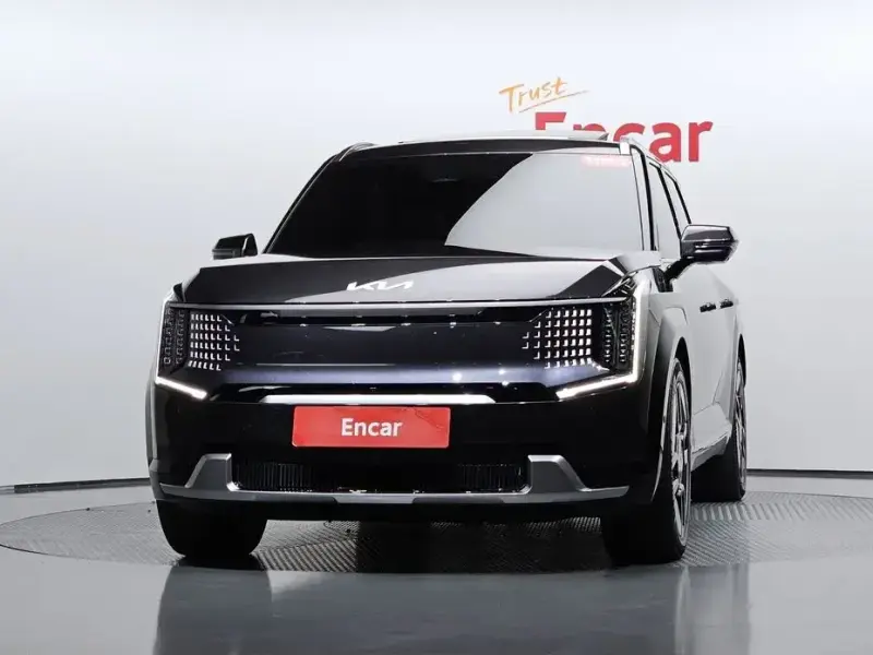 2023 Kia EV9 с пробегом 27 241 км