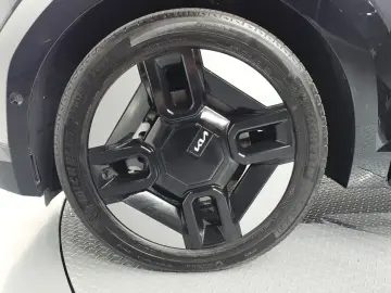 2023 Kia EV9 с пробегом 27 241 км