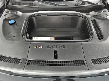 2023 Kia EV9 с пробегом 27 241 км