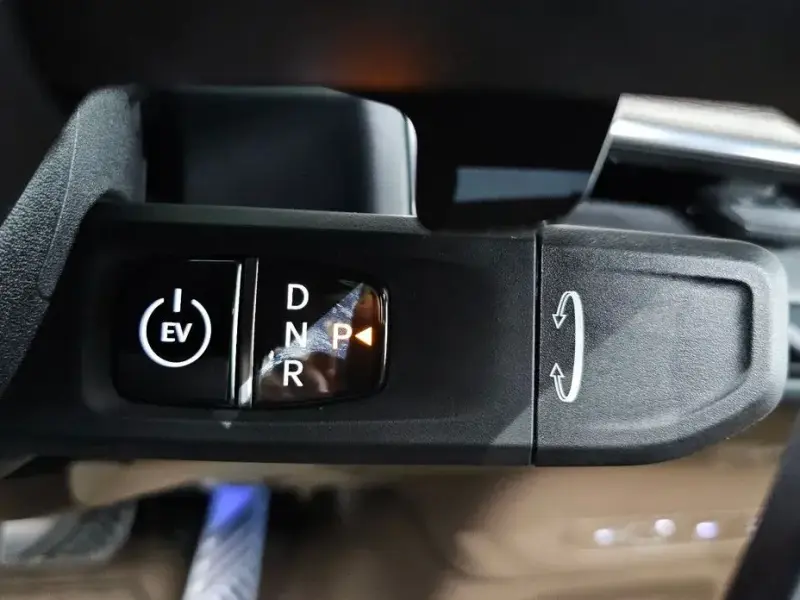 2023 Kia EV9 с пробегом 27 241 км